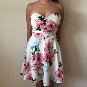 Floral short dress